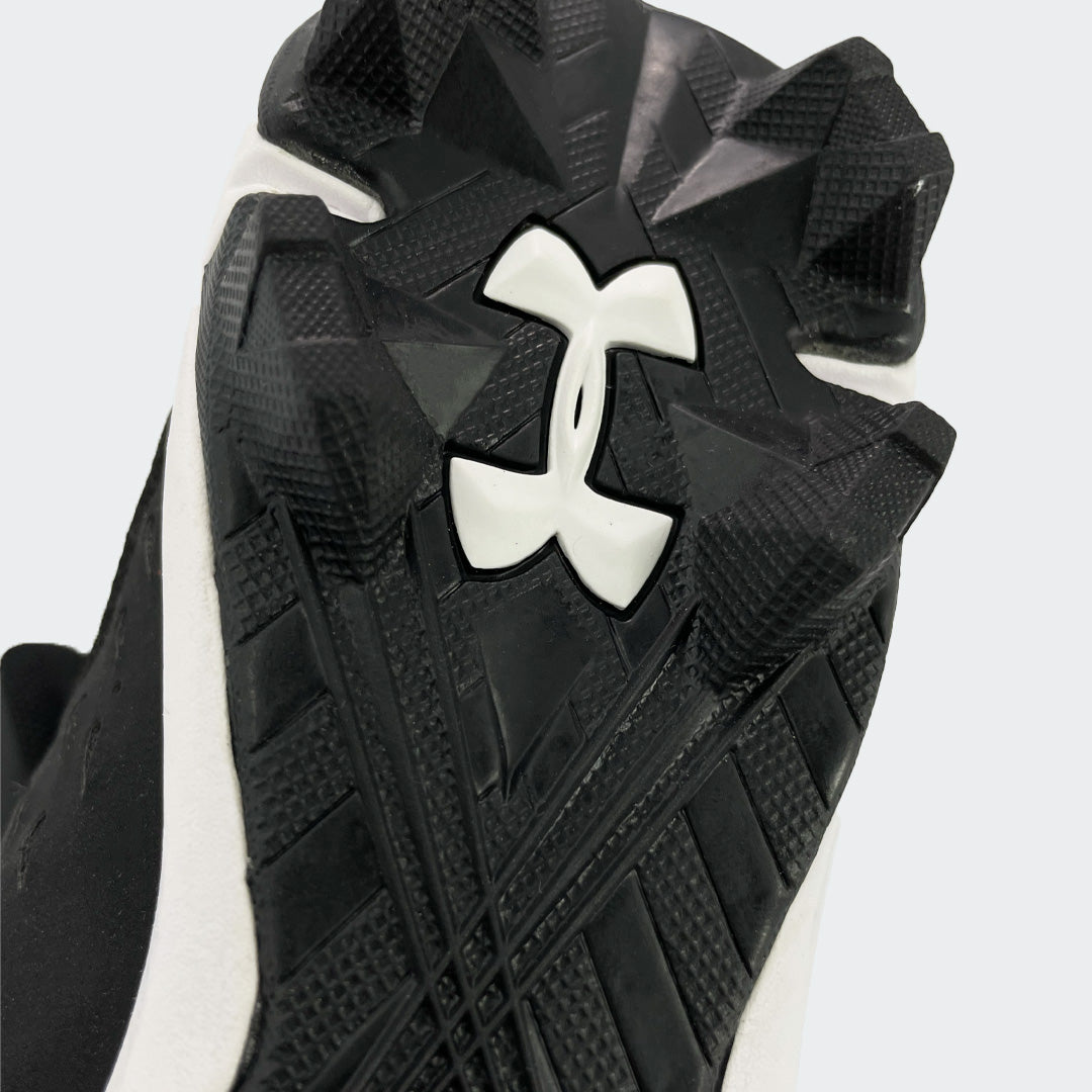 Under-Armour-Leadoff-detail