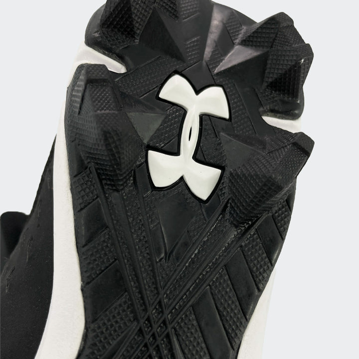 Under-Armour-Leadoff-detail